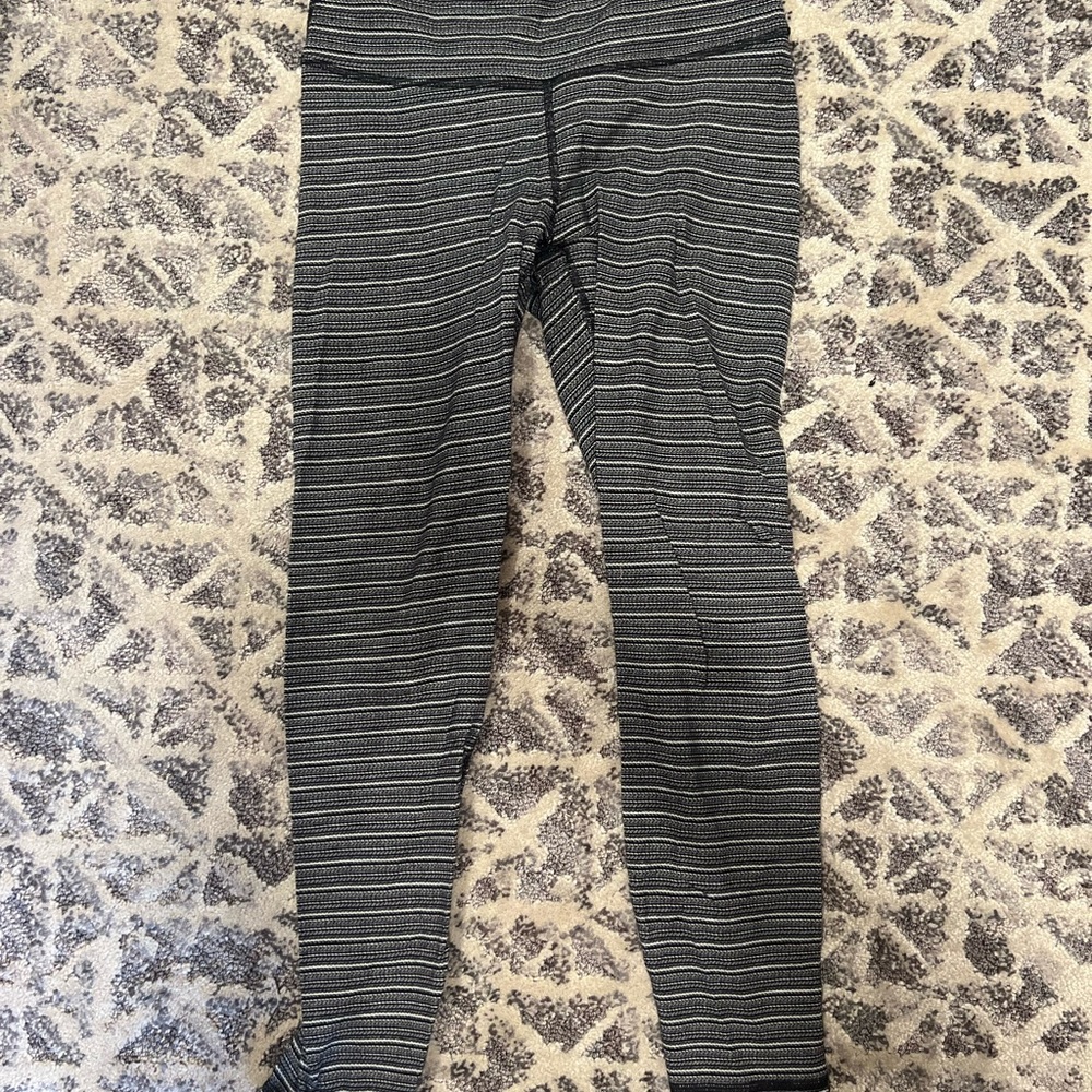 Black and white lulu lemon leggings